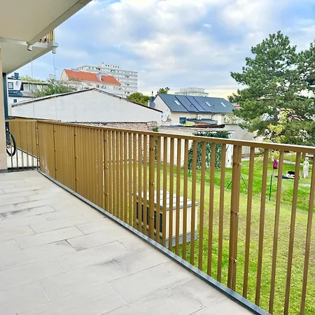 Modern With Balcony Near Vienna *
