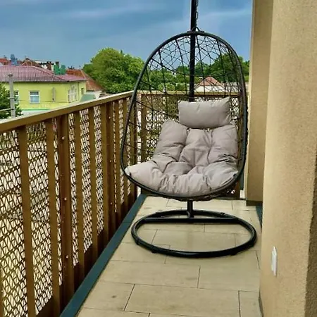 Modern With Balcony Near Vienna *