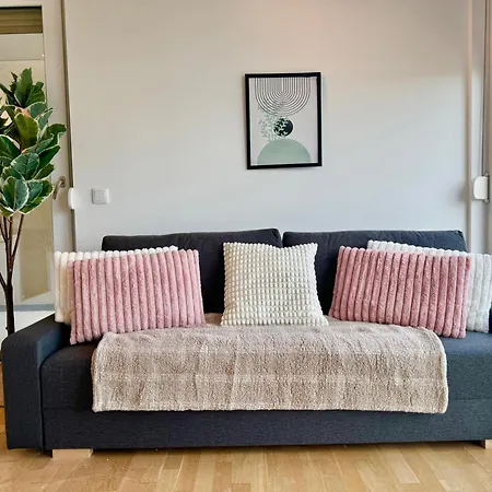 דירה Modern With Balcony Near Vienna וינר ניודורף